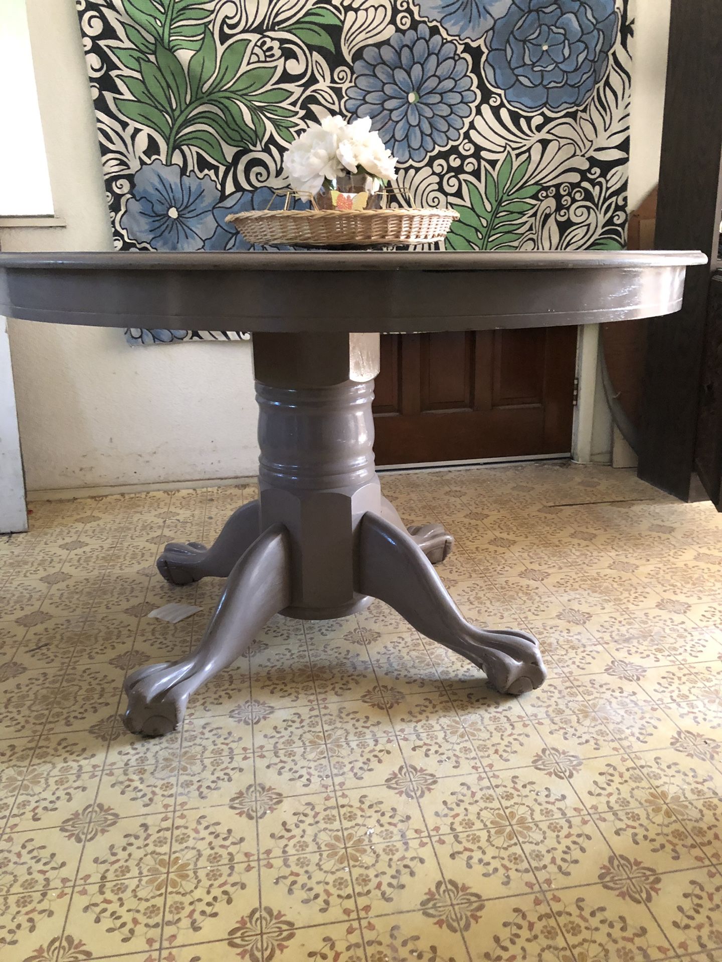Round table for Sale in Turlock, CA OfferUp