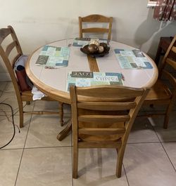 Dining Table W/ Center Ext. 