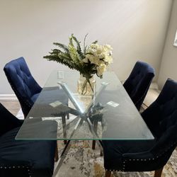 Dining Table/ 4 Chairs