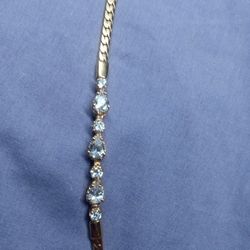 Ladies Golden Tennis Bracelet ....👀