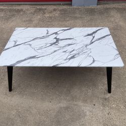 Center/coffee Table 