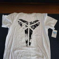 Brand NEW - KOBE BRYANT Nike TRIBUTE T SHIRT - SOLD OUT - SIZE MEDIUM