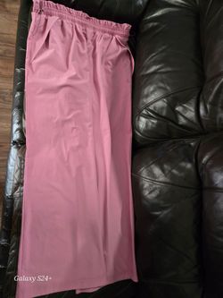 Pink stretchy pants
