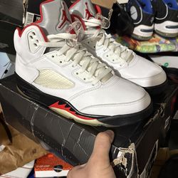 Jordan 5 fire red silver tongue 9.5