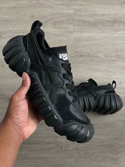 Size 11.5- Onitsuka Tiger DENTIGRE LS