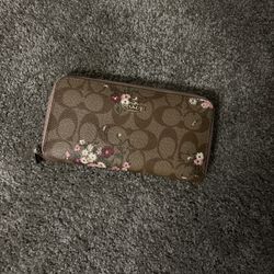 Women’s Coach Wallet 