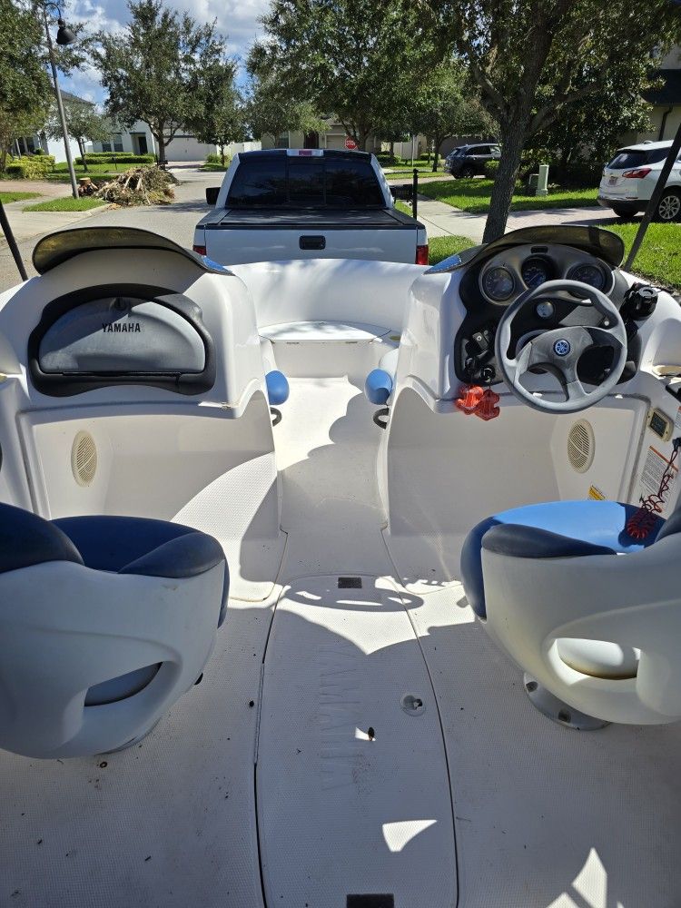 Yamaha Jet Boat