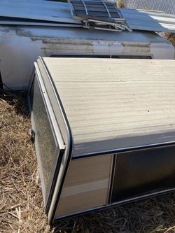 Camper shell