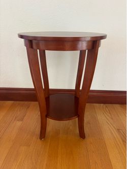 NEW American Heritage Round End Table with Shelf, Mahogany