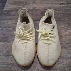Adidas Men’s Yeezy Boost 350 V2 Size 9.5  Butter