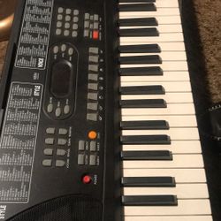 Huntington Keyboard Electric Piano w/beats 