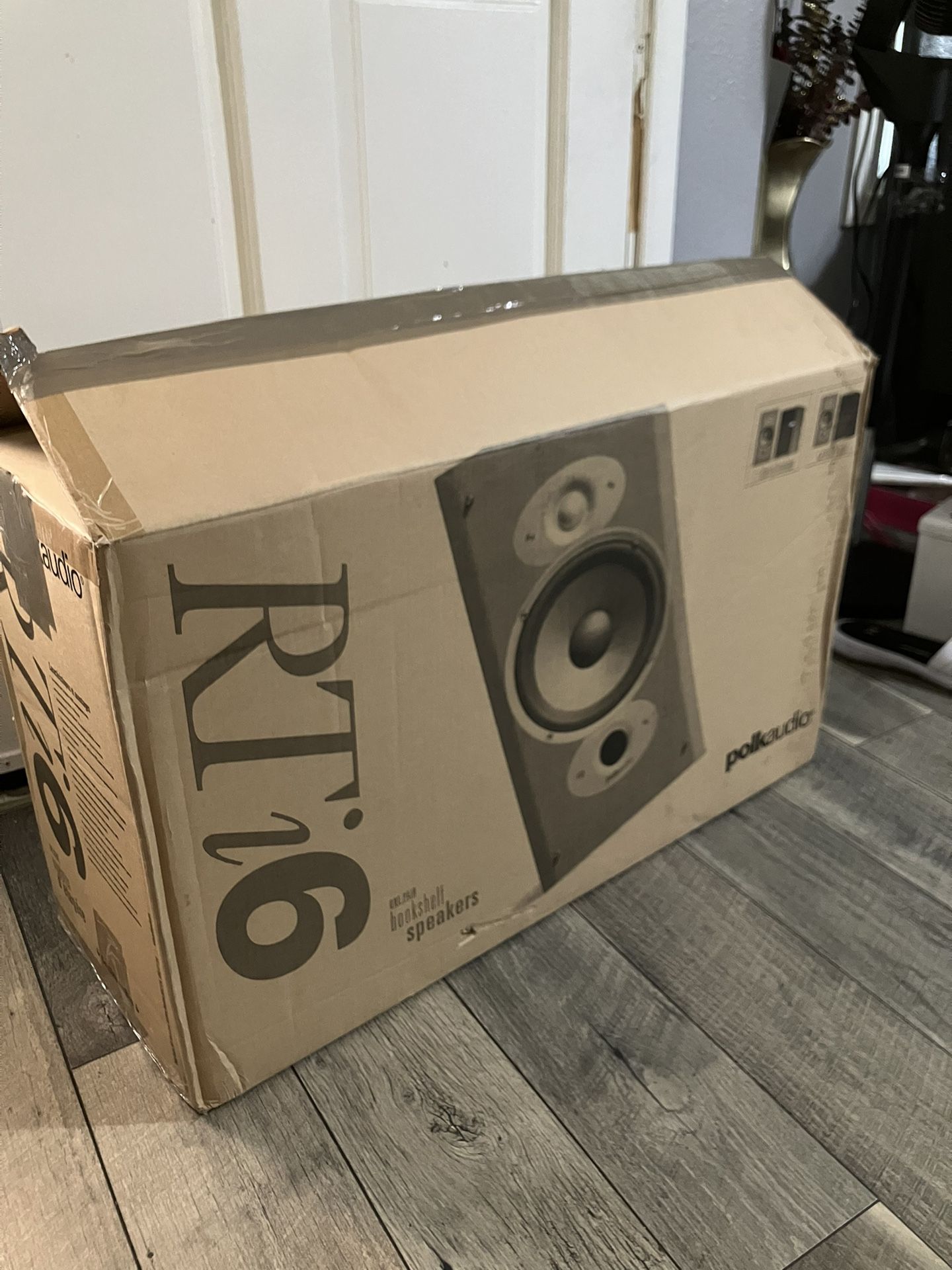 Polk Audio RTi6 Bookshelf Speakers (Black Oak) - High-Performance Sound