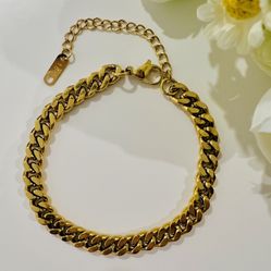 18k Gold Cuban Chain Bracelet 
