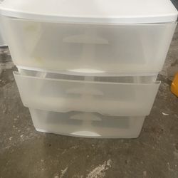 Plastic Containers 