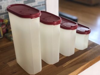 Vintage Tupperware space saver containers x4 with lids, made in South Africa.