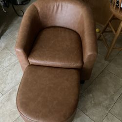 Small Leather Couch With Ottoman