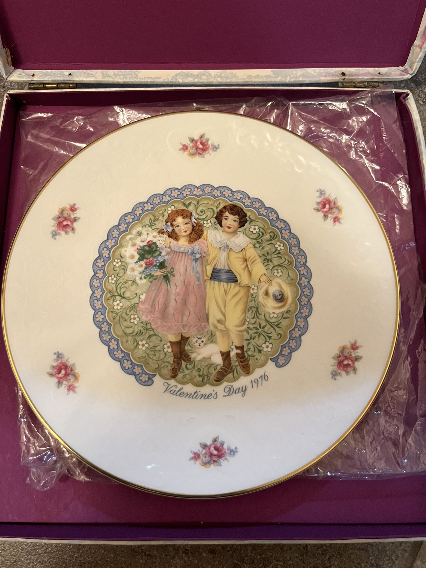 Valentine’s Day 1976 Plate, by Royal Doulton