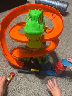 Hot wheels loop
