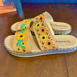 Fernanda’s Roy’s Women's Leather Embroidered Sandals -Size 8