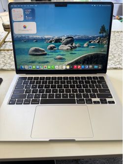 Apple MacBook Air M2 - 8GB RAM / 512GB SSD - Silver