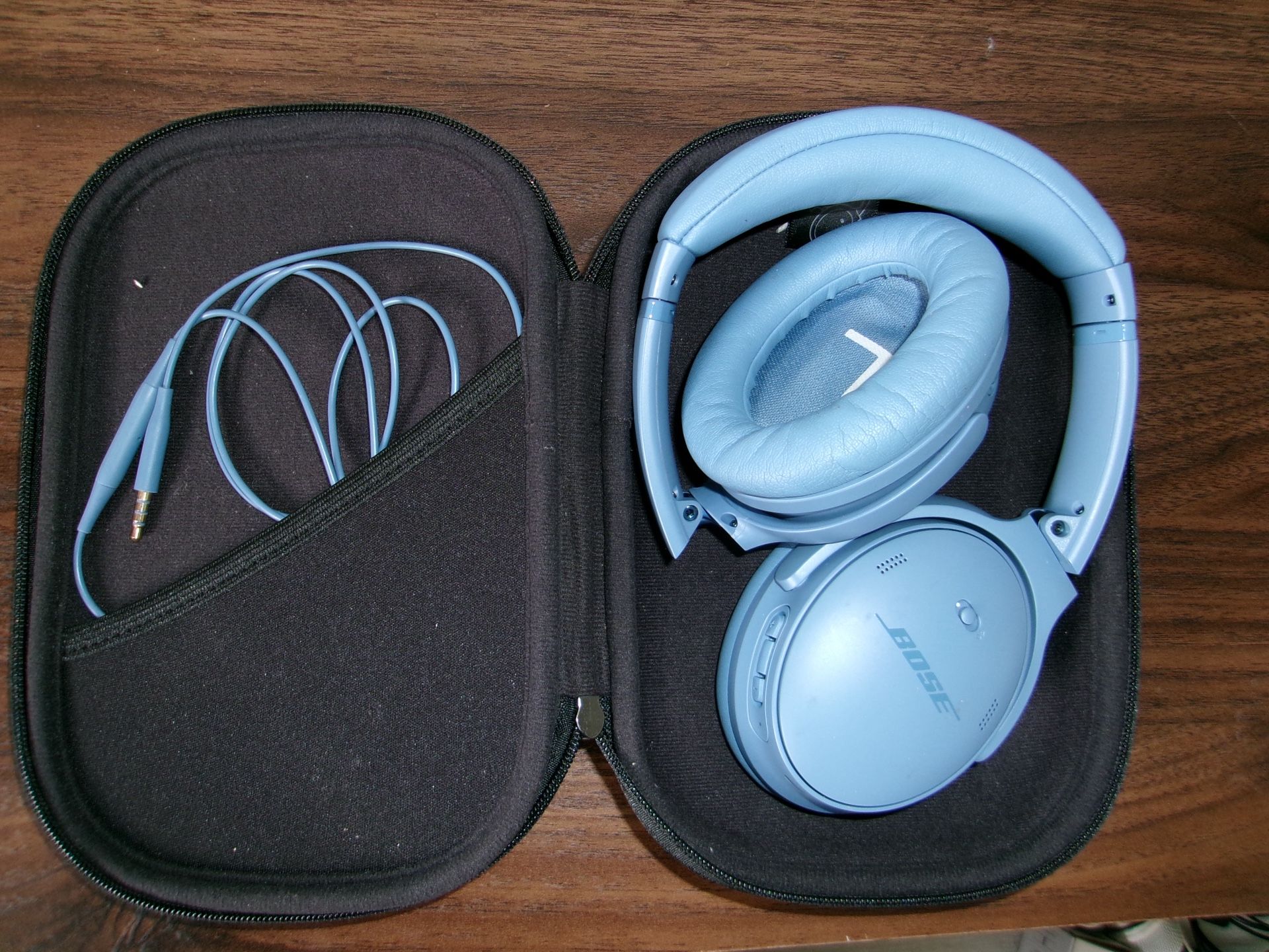 Bose QuietComfort Wireless Headphones – Blue Dusk – Great