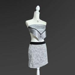 Swing Control Women’s Rose Print Black on White Stretch Fabric Skort Sz 8 / M