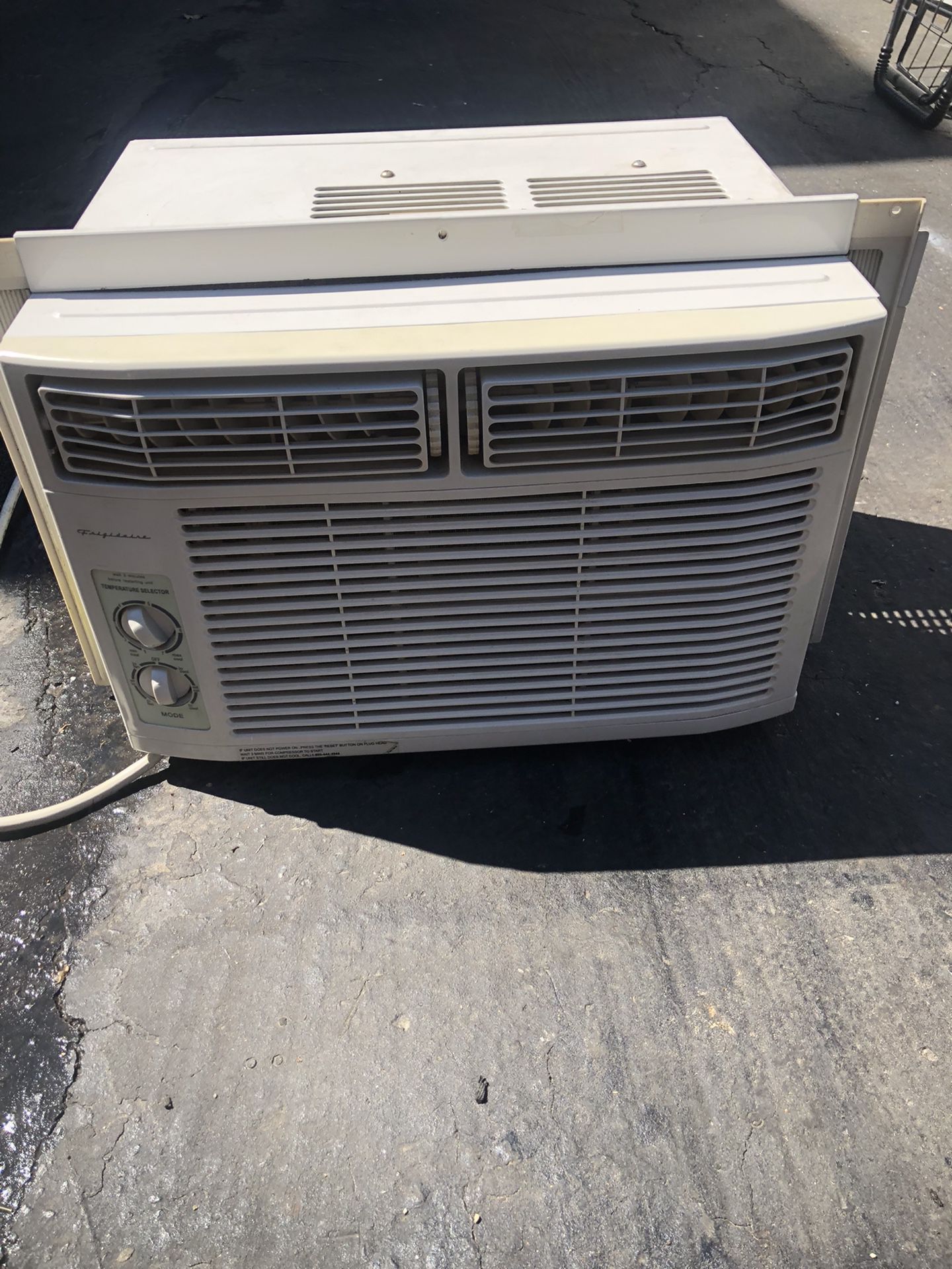 Very Good Condition Frigidaire Air Conditioner 