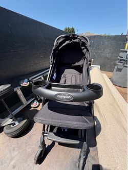 Stroller pushmom