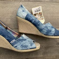 Toms Womens Wedge Sandals Shoes Tie Dye Denim New With Tags No Box Size 8.5