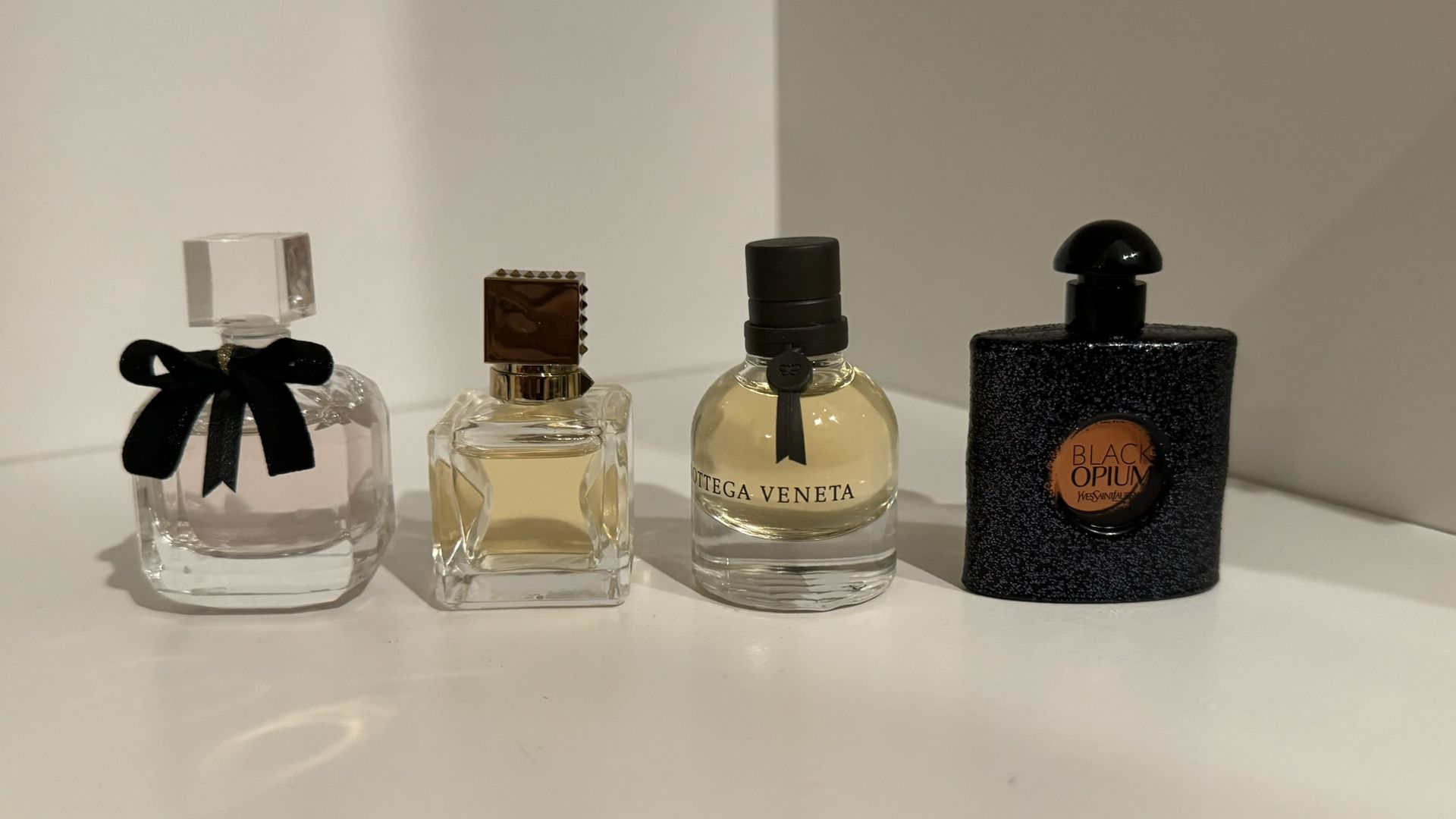 Lot Of 4 mini Perfumes 