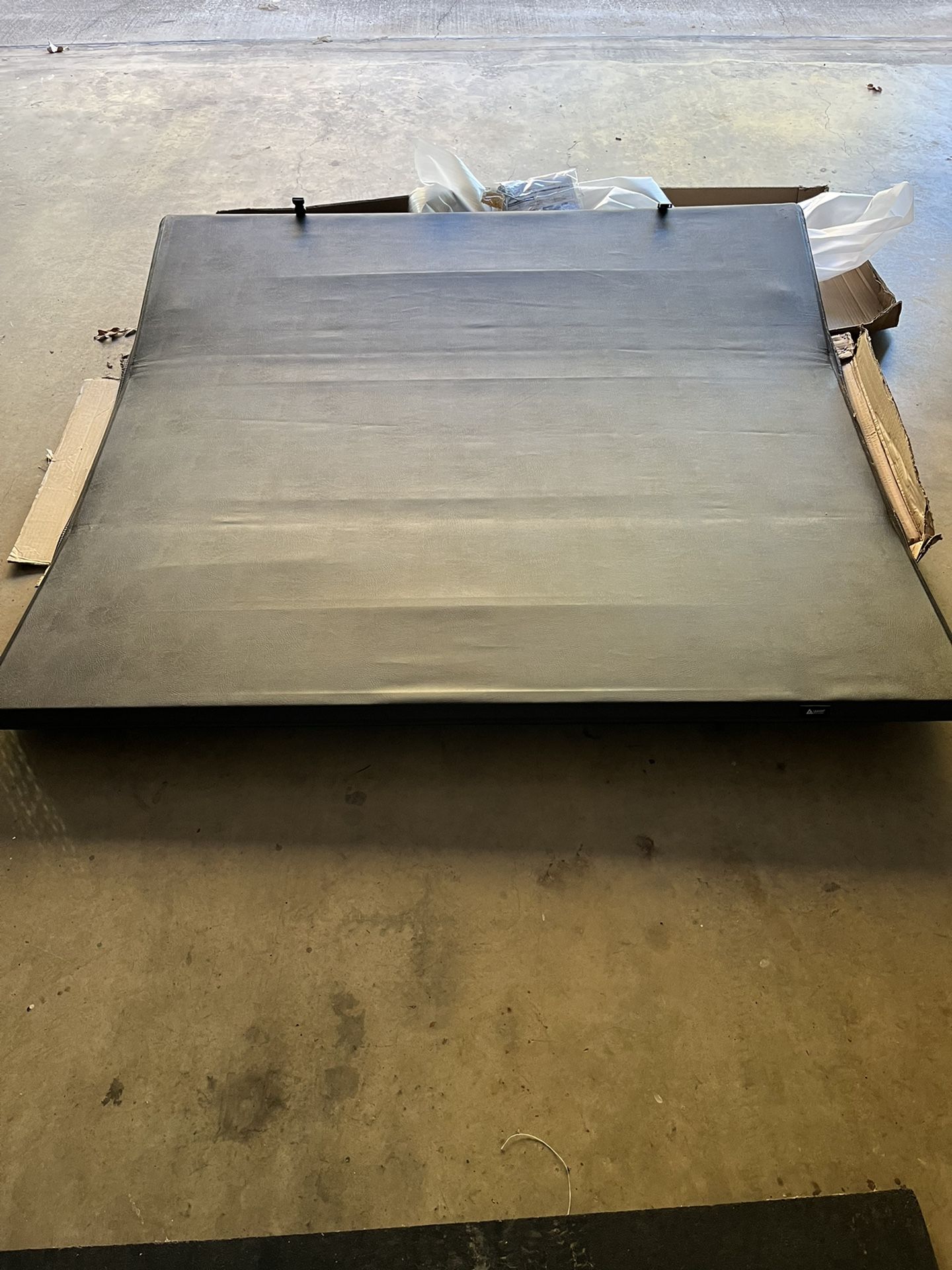 Folding Truck Bed Tonnue Cover