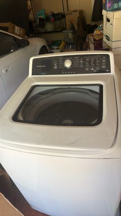 Top load washer with agitator