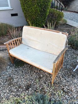 Safavieh Outdoor Wood Patio Bench – 47” – Includes Cushions  Description: Beautiful Safavieh wooden outdoor patio bench with a classic slatted design