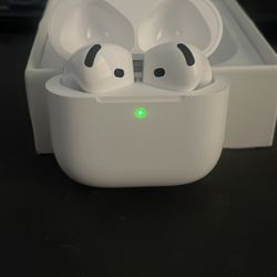 AirPod 4s