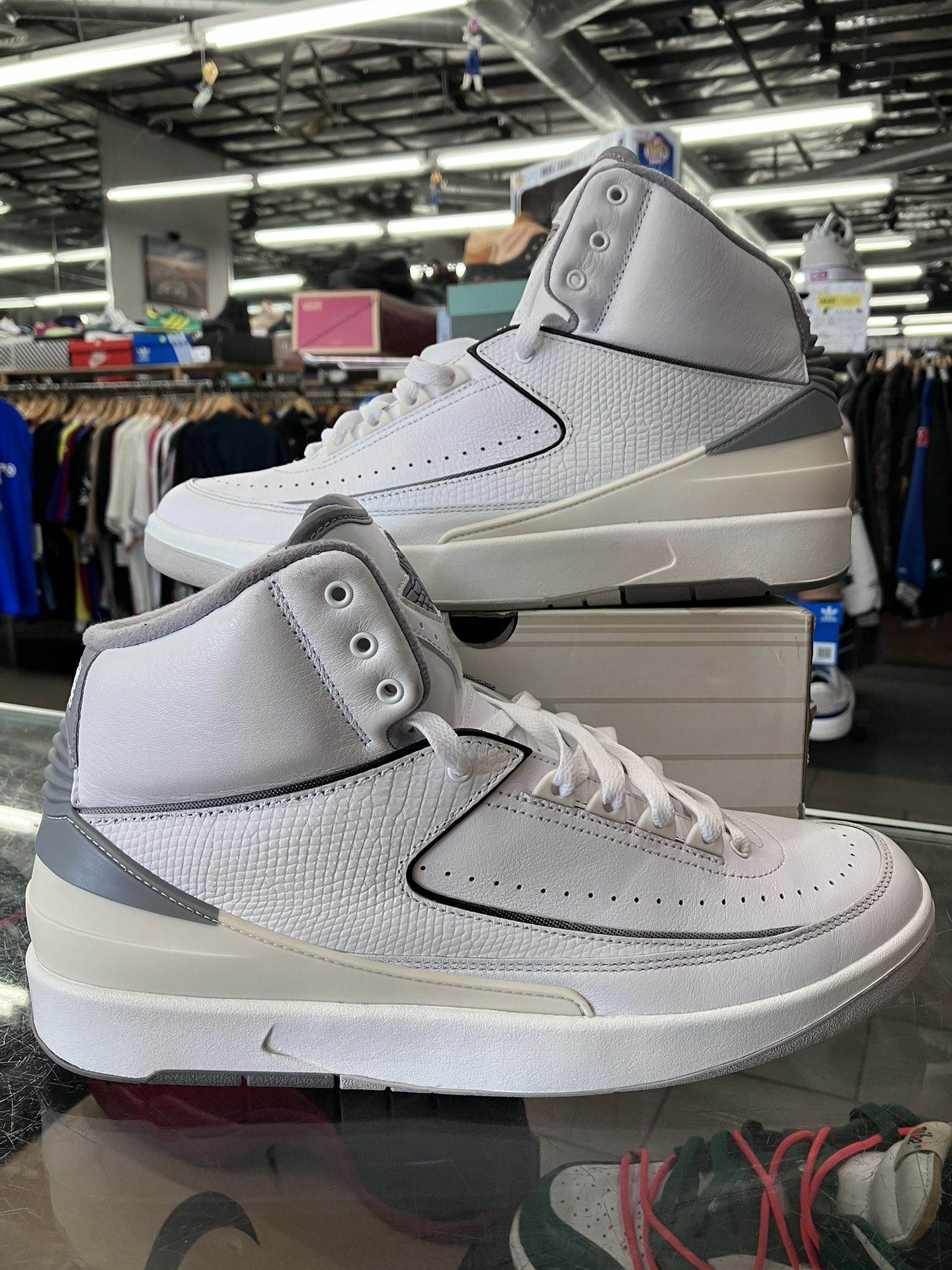 Air Jordan 2 Retro Cement Grey
