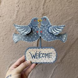 Bird Lovers Wooden Welcome Sign with Wall Hook