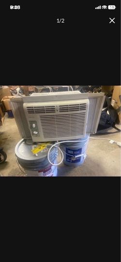 low price moving- 8000 BTU $600 + tax RETAIL REALLY NICE WINDOW AC