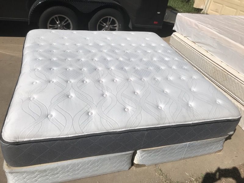Sealy Posturepedic Chaleigh 12.5 Inch Plush King Bed for Sale in Austin TX OfferUp