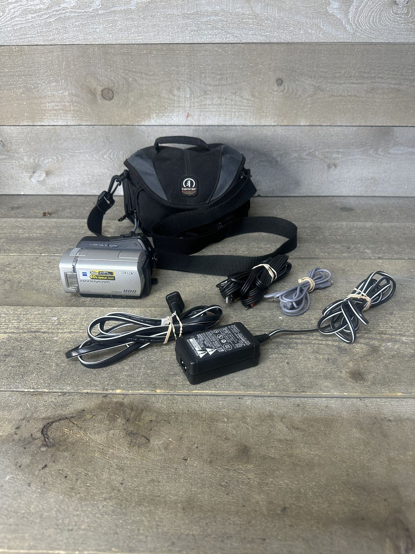 Sony DCR-SR45 Standard Definition Camcorder Silver 30GB HDD Nightshot Plus