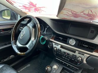 Lexus ES Interior — Wood Trim Steering Wheel