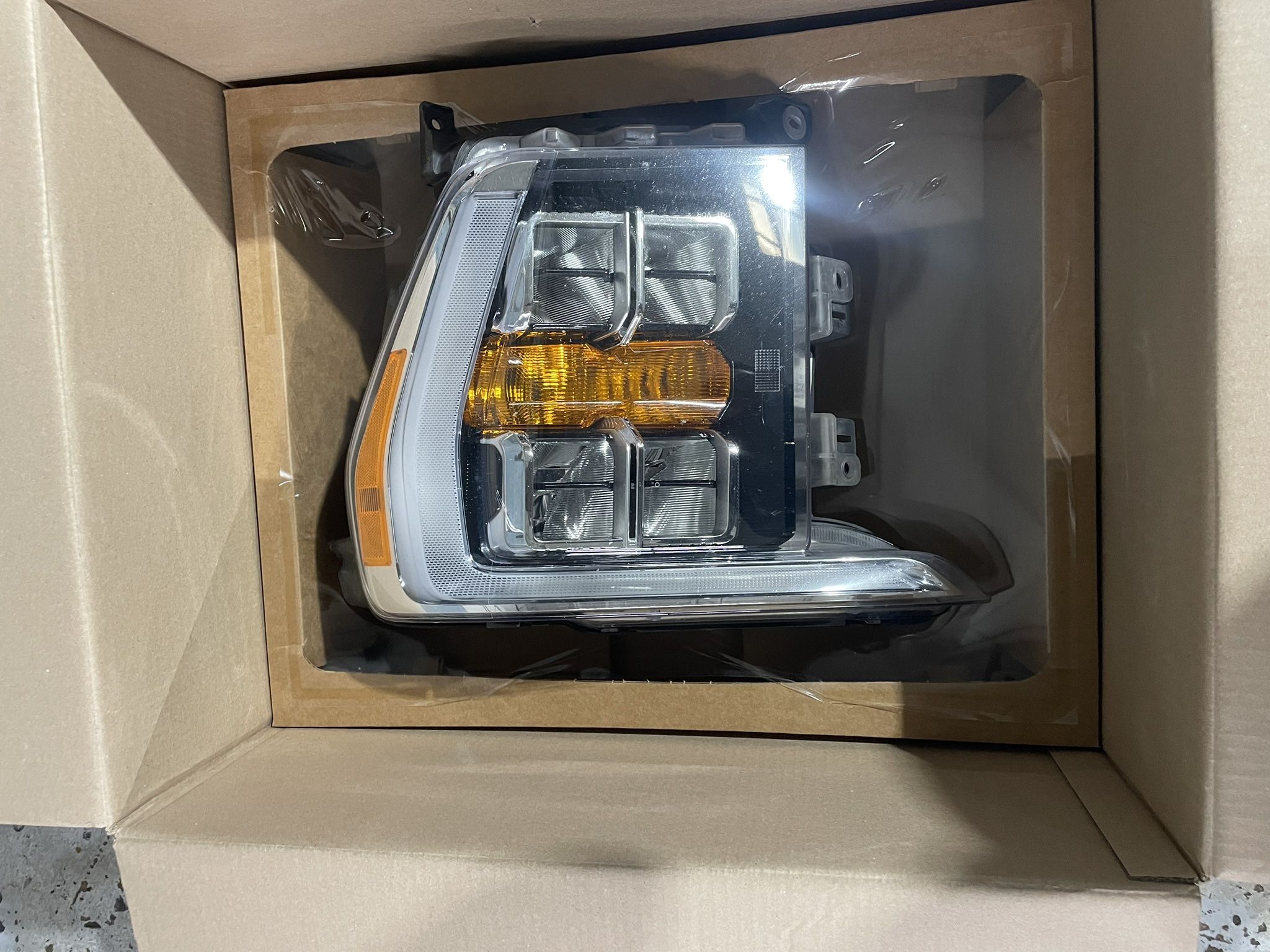 Ford F150 headlight 20-23
