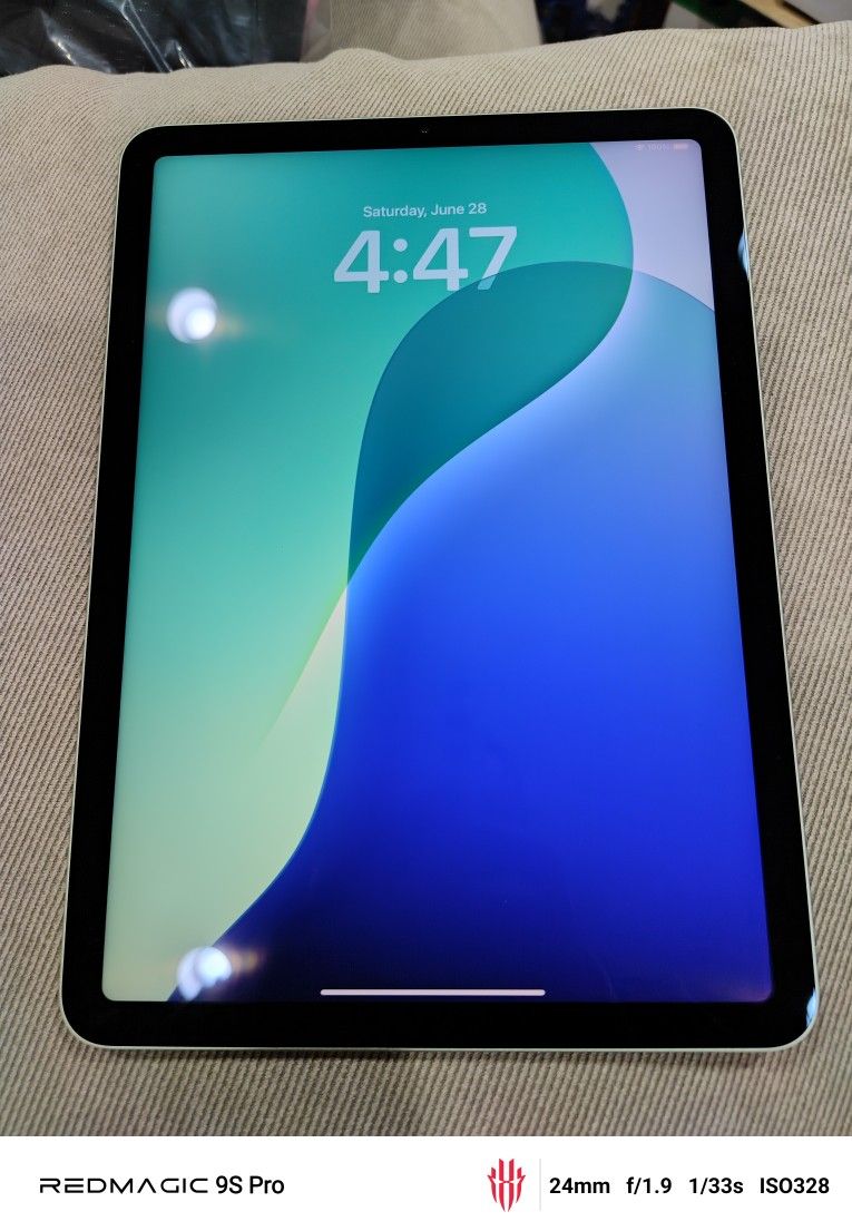 Apple iPad Air 64GB Wi-Fi 4th Generation Green iPad Smart Folio Included Like New Condition