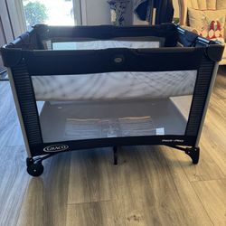 Graco Pack n Play w/ bassinet