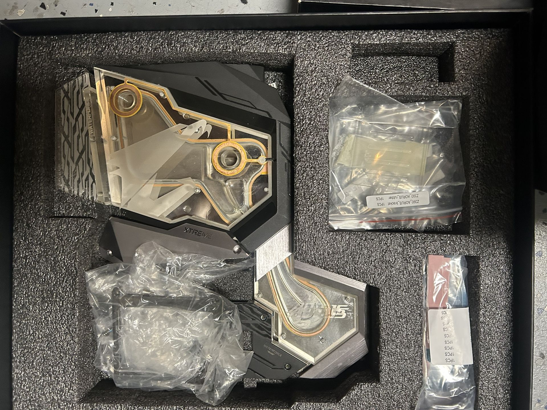 Z390 Aorus Xtreme Waterforce