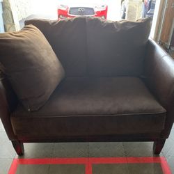 FREE - Oversized Chair 