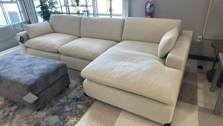 💞OM 💞  Brand New Living Room Couch Sectional with Chaise