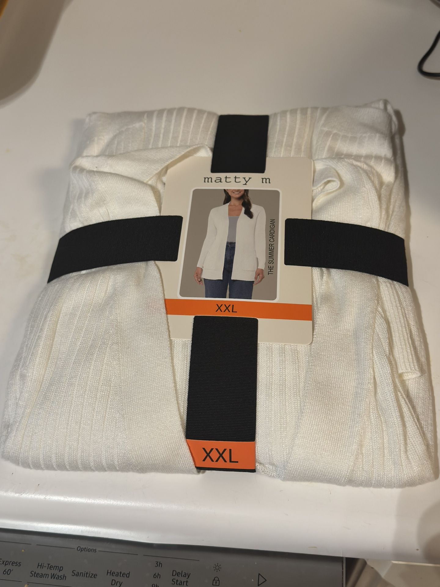 WOMENS WHITE CARDIGAN SWEATER IN A RARE XXL SIZE BRAND NEW WITH TAGS