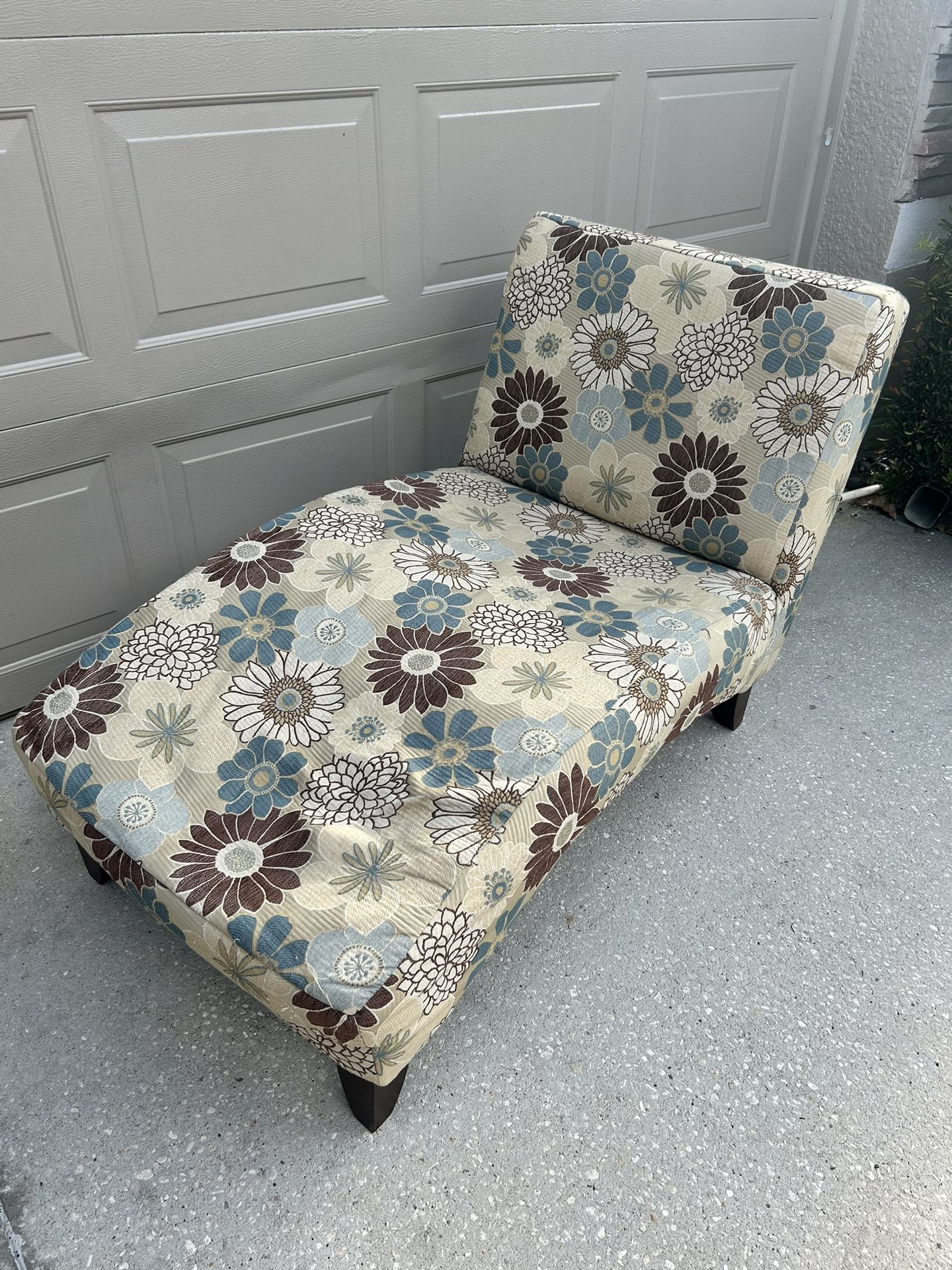 Chaise Lounge Chair