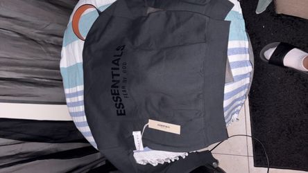 Black essential hoodie
