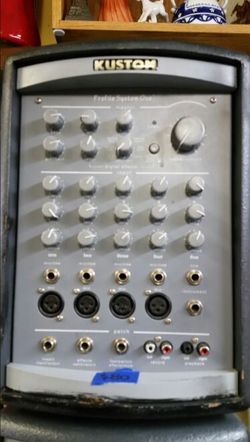 Kustom powered mixer model number KPS - pm100 T